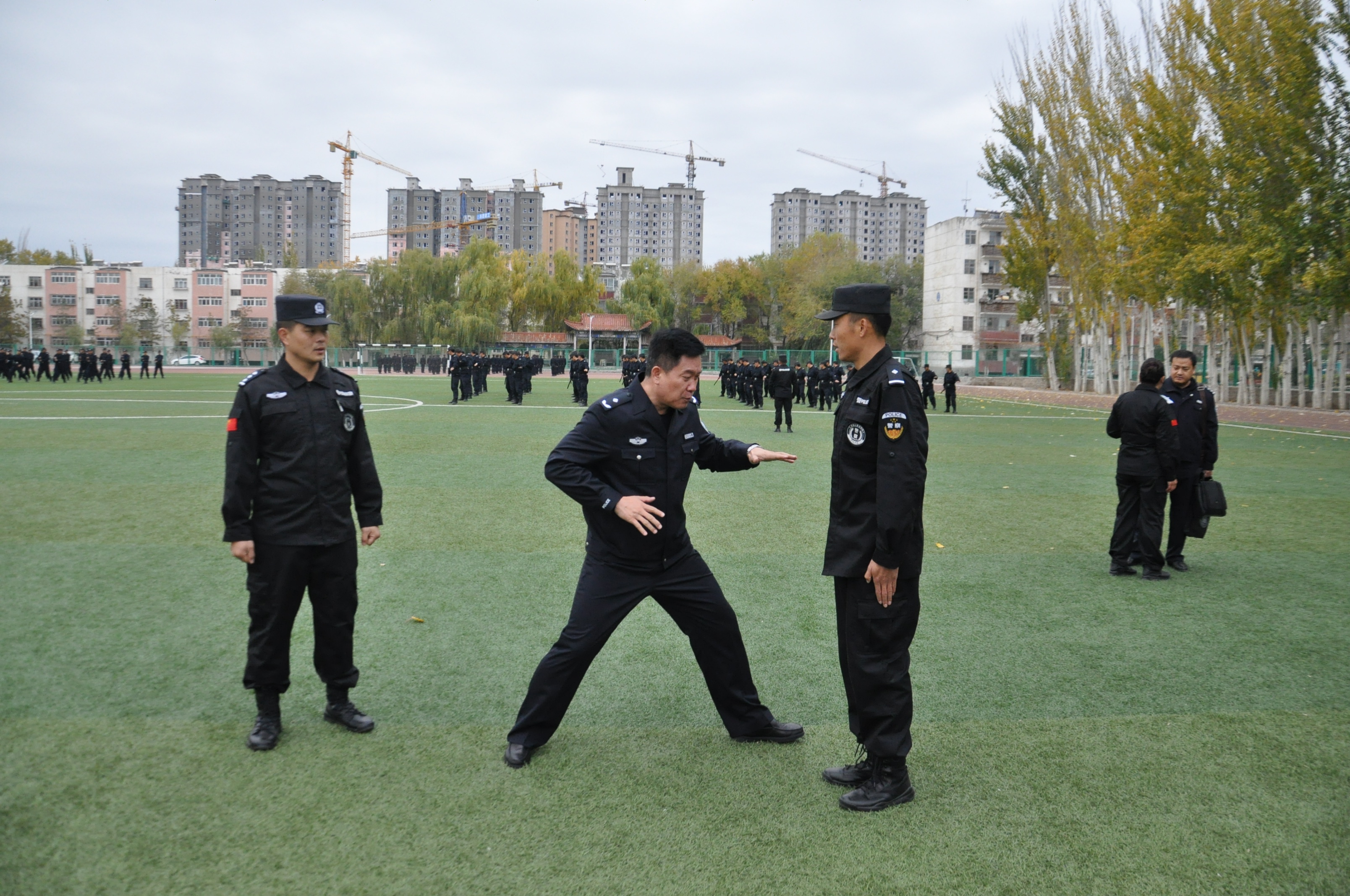 兵团监狱管理局政治部警务处检查新警培训工作