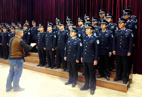 邀请专业老师指导大合唱2