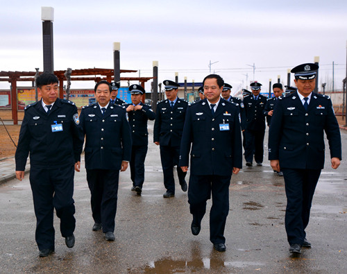 其盖麦旦监狱民警来监狱观摩交流